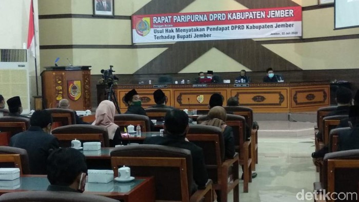 DPRD Jember Sepakat Usulkan Pemberhentian Bupati Faida
