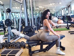 Tak lupa, Georgina Rodriguez rajin berolahraga demi menjaga tubuhnya (Instagram/georginagio)