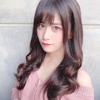 Kayoko Takita punya hobi lain di bidang seni selain menyanyi. Ia suka menari dan menggambar ilustrasi. Sementara bakat khususnya adalah pintar matematika. Foto: Instagram/@kayoko_takita