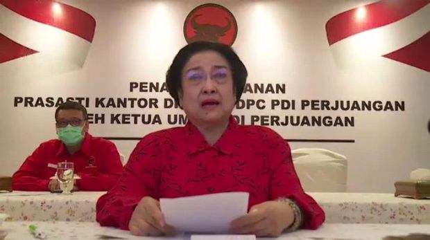 Ketum PDIP Megawati Soekarnoputri dengan suara bergetar mengenang sosok Sukarno