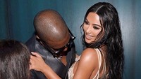 Kanye pun selalu memuji sang istri dan mengungkapkan betapa cintanya ia pada Kim Kardashian. Dok. Instagram/kimkardashian