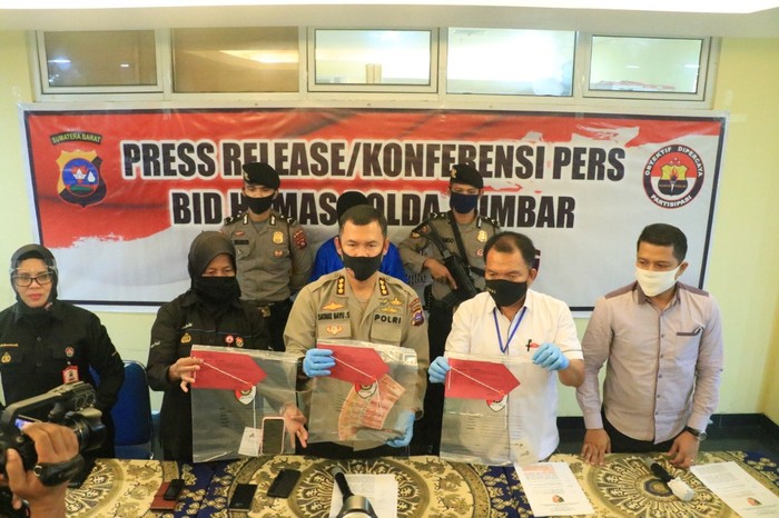 Konferensi pers kasus dugaan prostitusi (Jeka-detikcom)