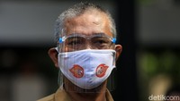 Pemilih juga wajib memakai masker dalam melakukan pencoblosan.