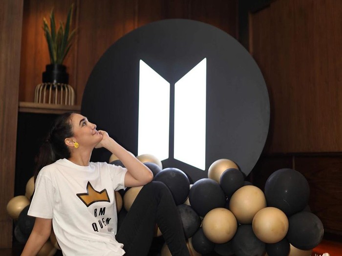 Luna Maya yang Akan Jadi Host Acara BTS Luna Maya yang Akan Jadi Host Acara BTS