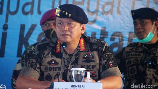 Menteri KKP Berbaret Bintang 4 Jelaskan Penangkapan Kapal Asing