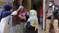 Menurut Dr. Khalid Shafi, Sekretaris Jenderal Asosiasi Pediatrik Pakistan, ada laporan dari 59 kasus polio yang dikonfirmasi di Pakistan pada tahun 2020. AP Photo/Fareed Khan  