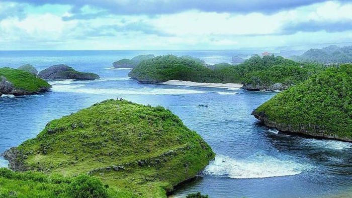 Pantai di Pacitan.
