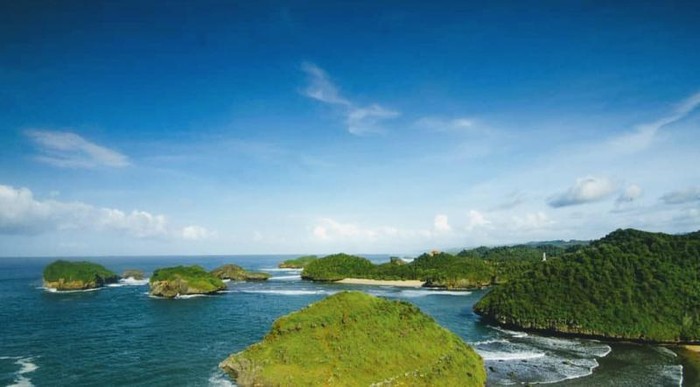 Pantai di Pacitan.