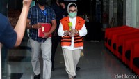 Seperti diketahui, KPK sebelumnya menetapkan 7 tersangka dalam kasus dugaan suap proyek infrastruktur di Kutai Timur ini. Ketujuh tersangka dijerat karena terjaring operasi tangkap tangan KPK pada Kamis (2/7).