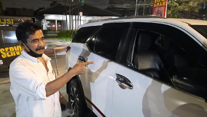 Pembobolan Mobil di Kemang Selatan