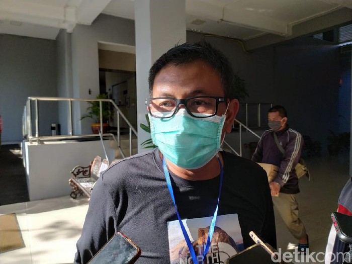 Pemkot Surabaya masih membahas nama baru untuk tim penanganan COVID-19. Tim gugus tugas yang sebelumnya masih menyusun usulan terkait koordinasi penanganan COVID-19 di Surabaya.