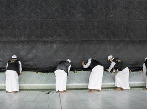 Sejarah Kain Kiswah yang Menutupi Kakbah Sejak Tahun 1926