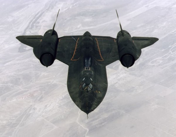 Pesawat asli dalam keluarga Blackbird disebut A-12 dan melakukan penerbangan perdananya pada 30 April 1962. Total ada 13 pesawat A-12 yang sudah diproduksi, dan pesawat itu adalah rahasia, akses khusus pengoperasian oleh CIA. Pesawat asli dalam keluarga Blackbird disebut A-12 dan melakukan penerbangan perdananya pada 30 April 1962. Total ada 13 pesawat A-12 yang sudah diproduksi, dan pesawat itu adalah rahasia, akses khusus pengoperasian oleh CIA.