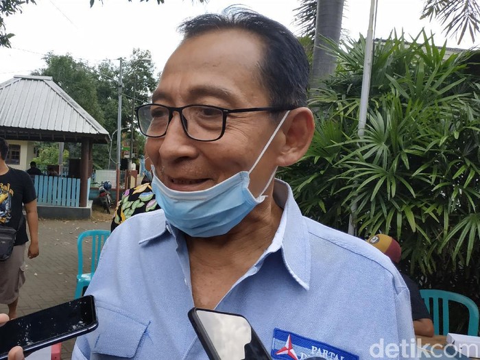 Keponakan Susilo Bambang Yudhoyono (SBY) mantap ingin maju pada Pilkada Pacitan 2020. Indrata Nur Bayuaji yang juga menjabat Ketua DPRD resmi mendaftar melalui Partai Demokrat.