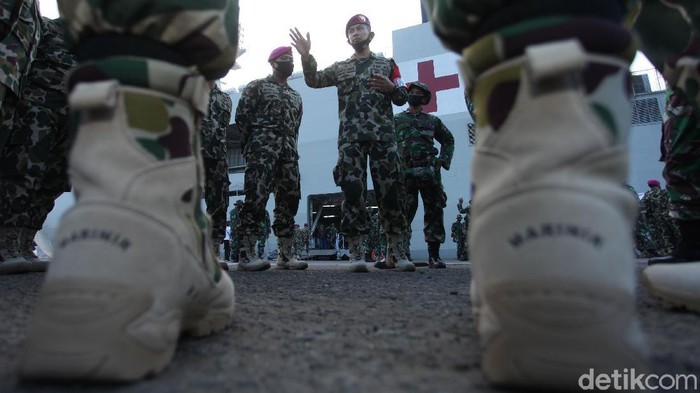 Potret TNI AL Gelar Latihan Operasi Gabungan TNI Angkatan Laut menggelar Latihan Geladi Tugas Tempur (Gelagaspur) Kapal Tingkat 3 (L-3) di perairan laut Jawa.