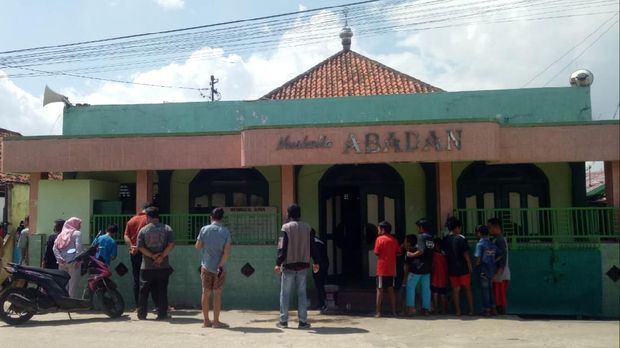 Pria tewas ditembak depan musala di Palembang