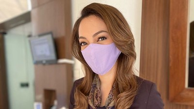 Foto: Gaya dr Reisa yang Bikin Adem Saat Jumpa Pers Corona, Ini Ciri Khasnya