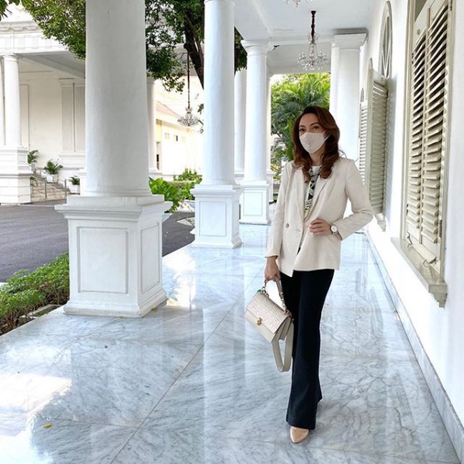 Setelah Perpres mengenai dibubarkannya Gugus Tugas Percepatan COVID-19 diteken Presiden Jokowi pada 20 Juli, per tanggal tersebut dr Reisa Broto Asmoro dan dr Achmad Yurianto yang menjabat sebagai jubir dipurnatugaskan. Foto: Dok. Instagram @reisabrotoasmoro