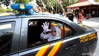 Agus mengaku terharu atas perhatian aparat dan pemerintah yang membantu dirinya. Dia kini telah memiliki surat nikah dan dapat mengurus berbagai administrasi kependudukan. Sementara itu, Kapolsek Laweyan AKP Ismanto Yuwono, mengatakan pernikahan tersebut dapat berlangsung berkat gotong royong dari pemerintah dan aparat.