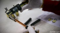 PLN melalui salah satu unitnya yaitu PLN Pusat Sertifikasi (Pusertif) yang bergerak dibidang Testing, Inspection dan Certification berperan dalam menjaga kualitas meter-meter dan kabel listrik yang terpasang di PLN dan yang akan digunakan pada peminta jasa. 