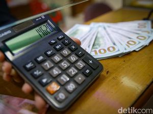 Rupiah Babak Belur, Dolar AS Melejit ke Rp 14.218