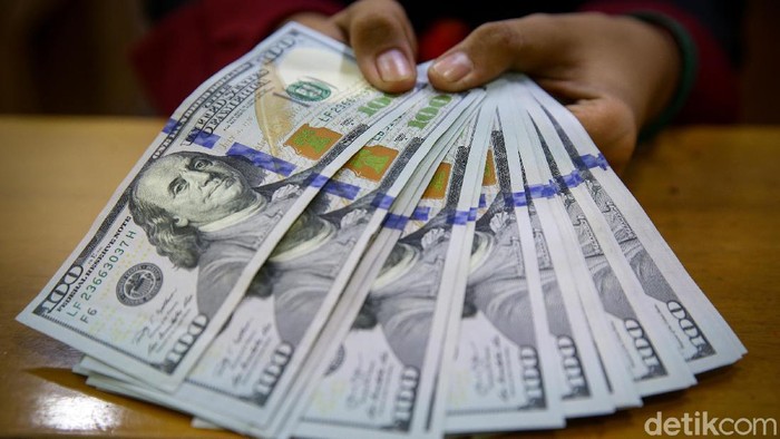 Perubahan mata uang dolar ke rupiah