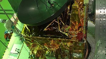 Dalam pembuatan Probe, UEA bermitra dengan beberapa institusi akademi di Amerika Serikat seperti University of Colorado dan University of California yang telah memiliki pengalaman membangun instrumen dan perlengkapan untuk misi deep space. Foto: Instagram