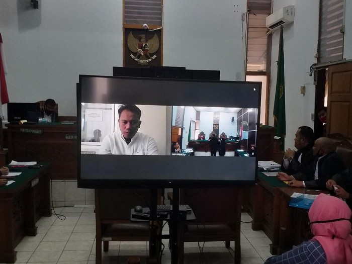 vicky prasetyo jalani sidang perdana