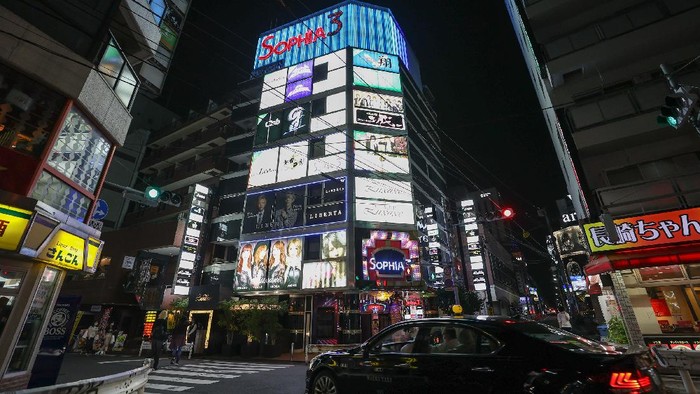 Wisata hiburan malam di Jepang terapkan sejumlah protokol kesehatan yang ketat bagi para pengunjung guna mencegah COVID-19. Apa saja aturannya?