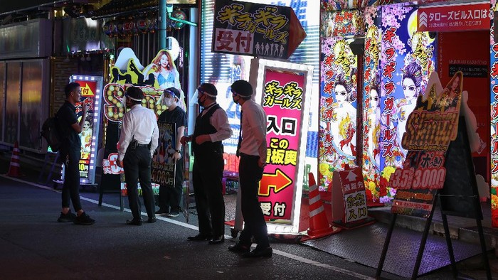 Wisata hiburan malam di Jepang terapkan sejumlah protokol kesehatan yang ketat bagi para pengunjung guna mencegah COVID-19. Apa saja aturannya?