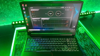 oal storage, Acer memberikan dua slot SSD NVMe, dua slot RAM, dan sebuah slot SATA. Foto: Dok. Acer