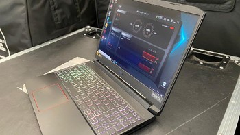 Hadir dengan prosesor Intel Core Generasi ke-10 Core i7-10875H, GPU Nvidia GeForce RTX Super, serta memiliki refresh rate cepat hingga 300Hz, dengan latensi hanya 3 ms. Foto: Dok. Acer