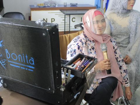 Bonita Hana, Disabilitas Cantik Perias Artis-Model Kota Kembang