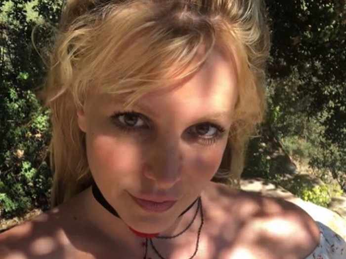 Wajah Britney Spears tanpa makeup.