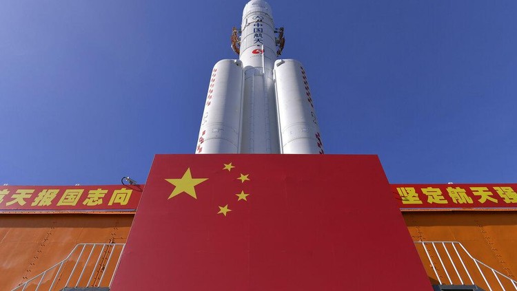 China bersiap susul UEA melakukan peluncuran misi menuju Mars. Sejumlah teknologi canggih terkait misi itu pun dipamerkan di salah satu mall Beijing. Yuk, lihat