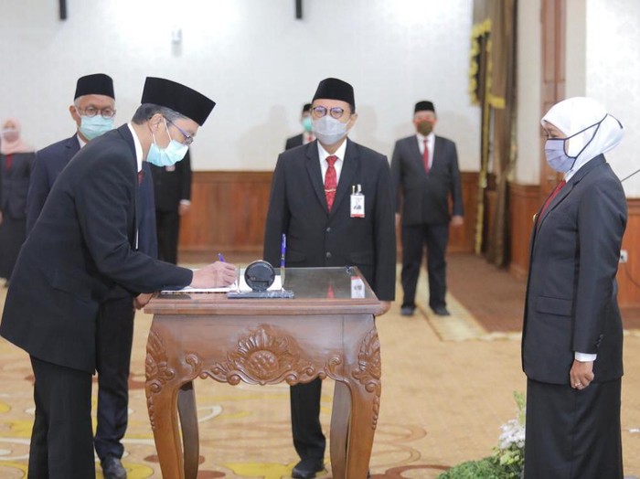 Gubernur Jatim Khofifah Indar Parawansa