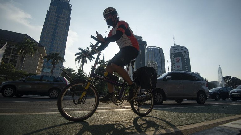 Hati-hati! Operasi Patuh Juga Sasar Pesepeda Bandel Lho Operasi Patuh Jaya 2020 tak hanya berlaku bagi kendaraan bermotor. Para pesepeda yang melanggar aturan lalu lintas juga akan ditindak di operasi ini.