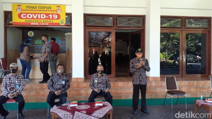 Jumpa pers Pemkab Bantul terkait Perbup adaptasi kebiasaan baru penerapan protokol kesehatan pencegahan COVID-19