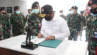 Mereka dipersiapkan untuk menjadi pejuang dan penjaga kedaulatan Negara Kesatuan Republik Indonesia, khususnya dalam bidang Kesehatan, Farmasi, dan Teknologi yang berbasis Artificial Intelligence.