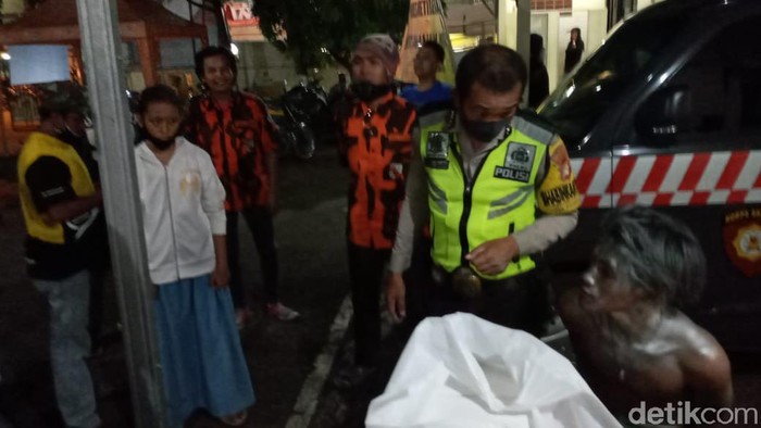 Manusia silver di Bekasi ditangkap usai dikira hendak mencuri motor