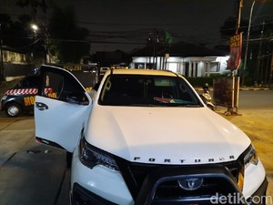 5 Fakta Raibnya Cek Rp 43 M di Mobil Pengusaha