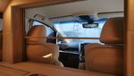 Mewahnya Interior Alphard Ala Private Jet, Ada Mini Bar hingga TV 40 Inci