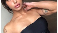 Monica pernah menjuarai NABBA MUSCLE WAR 2016. Selain berprestasi, paras Monica yang cantik membuatnya jadi sorotan. Ia bahkan disebut-sebut mirip Angelina Jolie. Foto: Instagram monicasinatra
