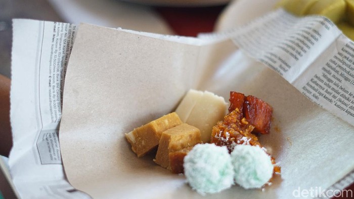 Penjual klepon di Solo diburu pembeli Penjual klepon di Solo diburu pembeli