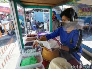 Viral Klepon Tidak Islami, Pedagang Klepon di Solo Diserbu Pembeli