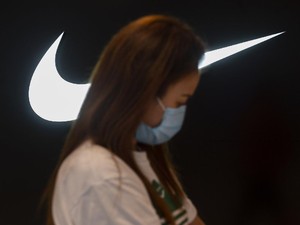 Apple dan Nike Ditekan Agar Memutus Bisnis yang Libatkan Perbudakan Uighur