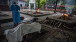 Potret Persiapan Kremasi Jenazah COVID-19 di India
