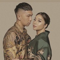 Leovir dipercaya menggarap pemotretan prewedding tersebut. Sang fotografer pun mengunggah satu seri foto Nikita Willy dan bos Blue Bird itu di feed Instagram. Foto: Instagram