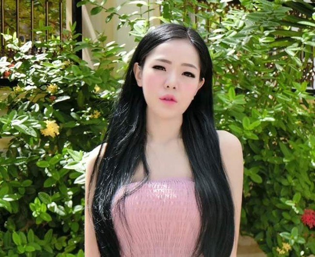 Dilansir Daily Star, Saran Narita jadi buronan polisi karena beberapa foto dan video seksi yang dianggap menyalahi budaya Kamboja. Namun tampaknya Saran sengaja bersembunyi karena sampai saat ini belum juga bisa ditemukan. Foto: Facebook