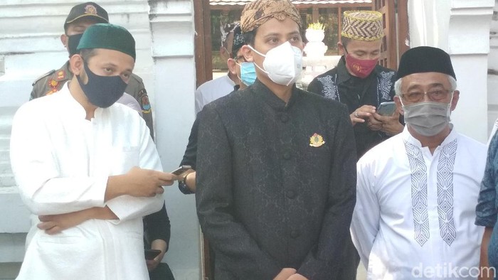 Sultan sepuh cirebon PRA Lukman Zulkaedin